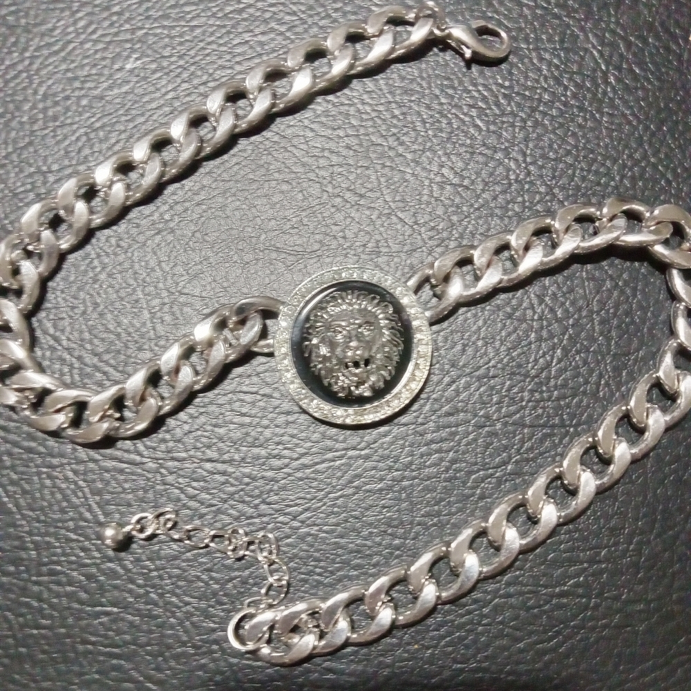 Lion choker necklace - Picture 2 of 2